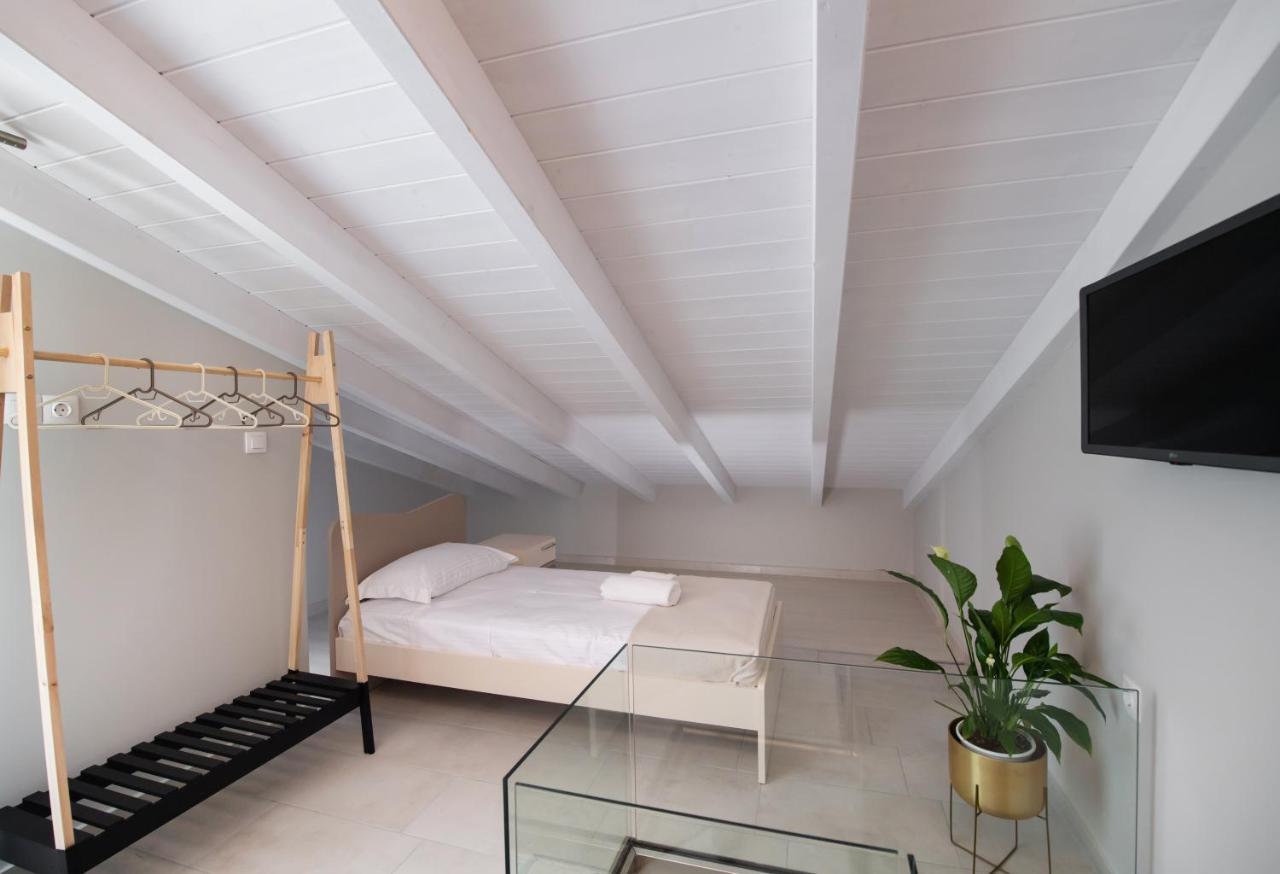 Bianco Stylish Maisonette Nikiana Exteriör bild